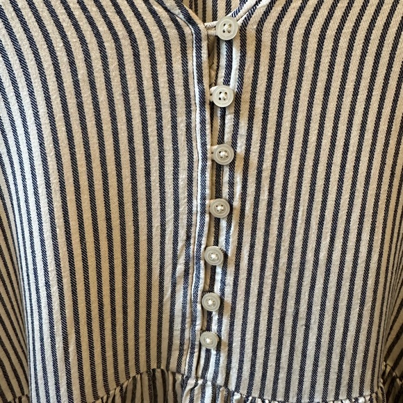 Versatile Madewell peplum-style top in stripes - Picture 5 of 5